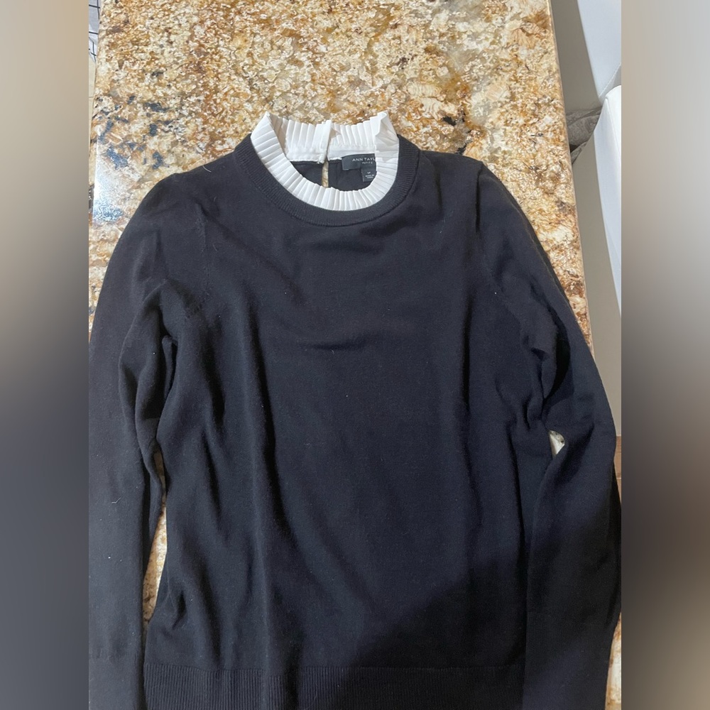 Brand New Ann Taylor Size L Sweater